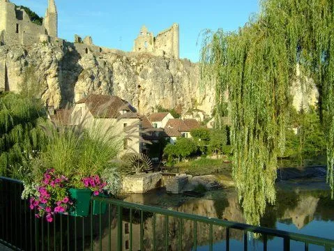 Village Angles sur l'Anglin